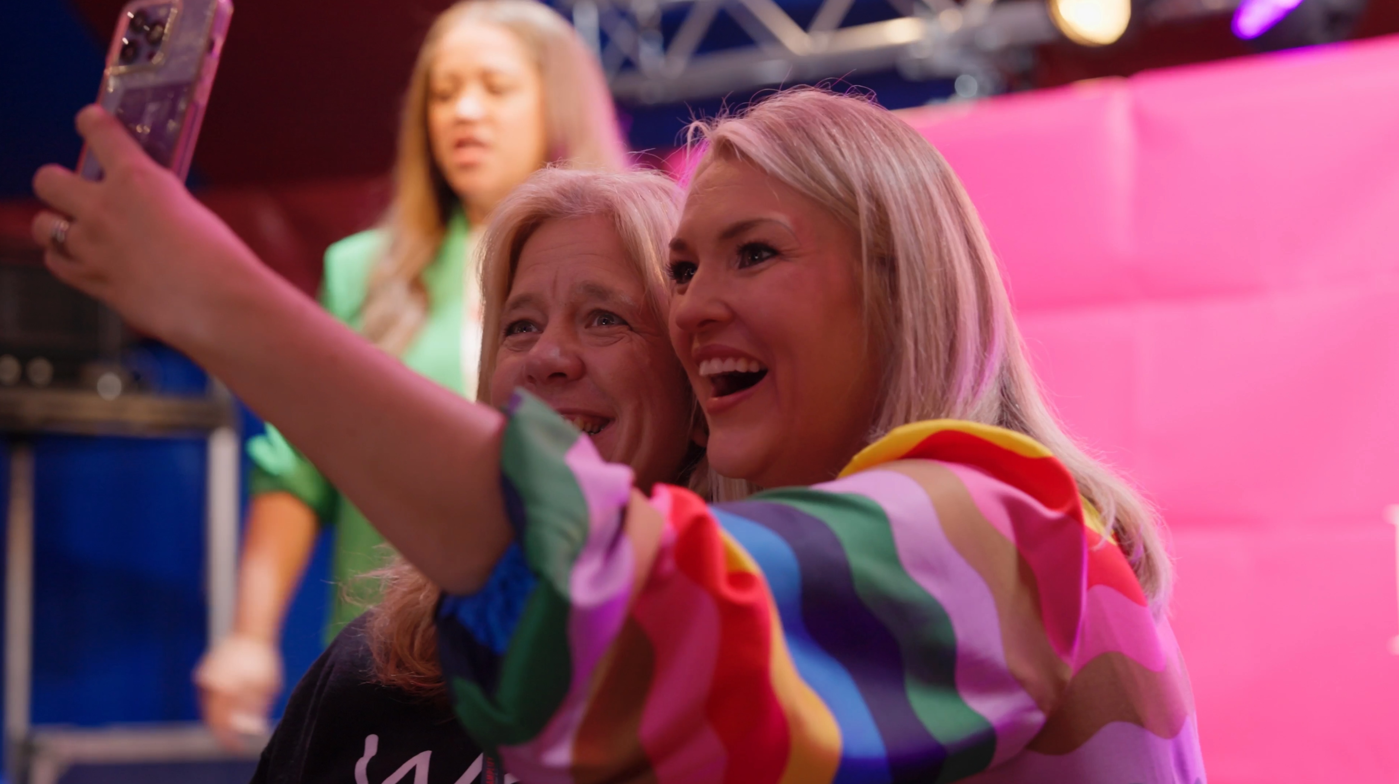 Sara Davies and fan take a selfie at Peakefest, one of our favourite events to film.